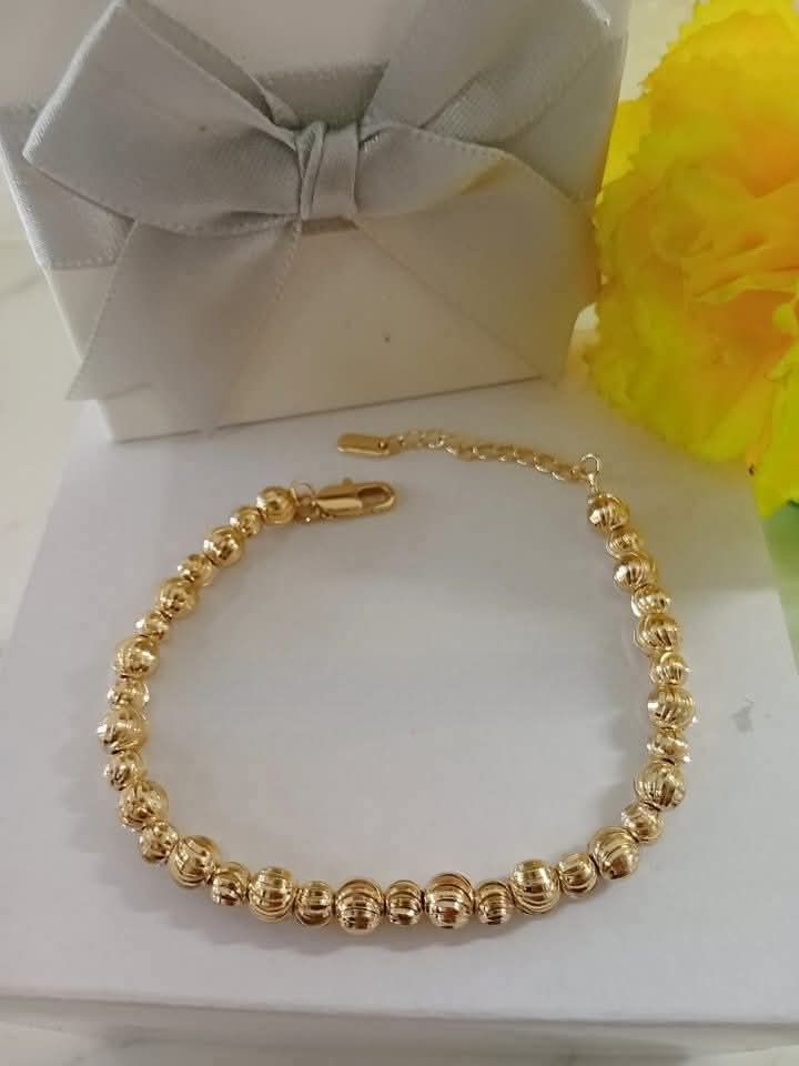 14K Vermeil Gold Bubble Bracelet (Category: Bracelets) located in Caloocan City. Submitted by cheskhaionlinestore2.0 (Listing ID 1469039917, Image 1). Description: New Collection 🥰 14k GOLD VERMEIL Super Sale ⚡ Bubble Bracelet ₱850 only 📌 What is Vermeil Gold? 14K Vermiel Gold Gold vermeil (pronounced ver-may) is a high-quality type of gold-plated jewelry defined by a sterling silver base metal, a thick gold layer (at least 2.5 microns), and a 