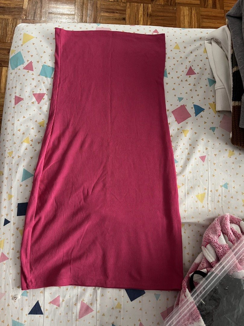 16 pieces: assorted women tops & dresses (Category: Skirts) located in Paranaque City. Submitted by saxii (Listing ID 1468954107, Image 3). Description: 16 pieces assorted tops and dresses for women.