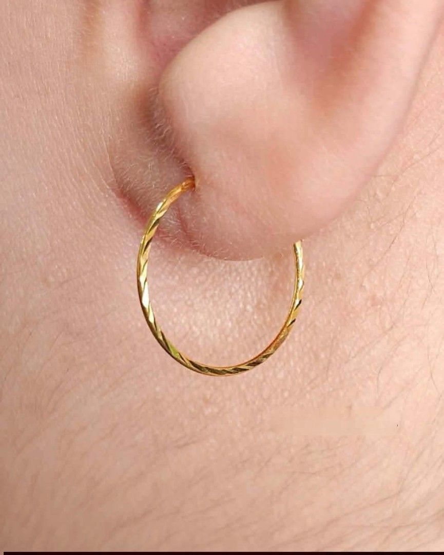 18K Saudi Gold 15mm Diacut Earloop (Category: Earrings) located in Caloocan City. Submitted by cheskhaionlinestore2.0 (Listing ID 1468946912, Image 1). Description: 18K Pure Saudi Gold 15mm Diacut Earloop ₱3100 only 📌 🍒 Pawnable/ Nasasangla💯 🍒 Brandnew 💯 🍒 Ship via JNT/ LBC 🍒 Lalamove for same day delivery 🍒 We accept COD COP with downpayment to avoid cancellation of orders ⚡ How to Order? Please feel free to message us directly 🙏🏻 Ches