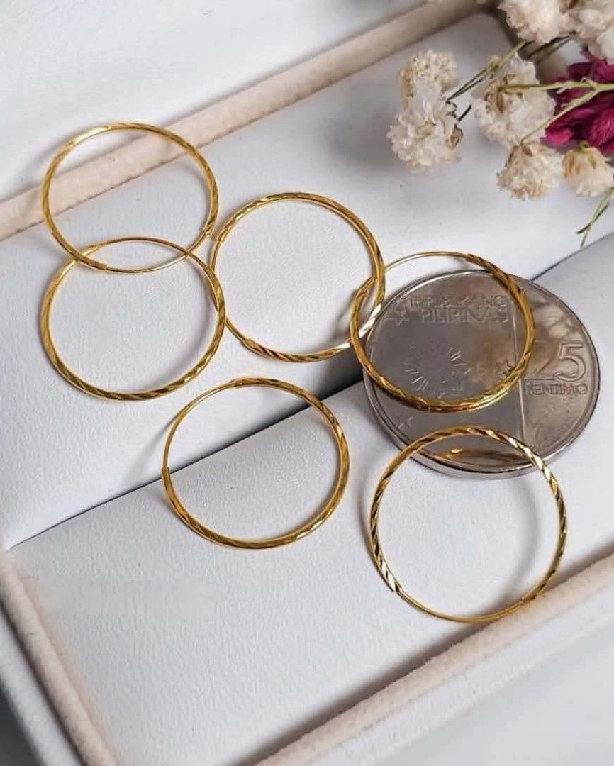 18K Saudi Gold 15mm Diacut Earloop (Category: Earrings) located in Caloocan City. Submitted by cheskhaionlinestore2.0 (Listing ID 1468946912, Image 2). Description: 18K Pure Saudi Gold 15mm Diacut Earloop ₱3100 only 📌 🍒 Pawnable/ Nasasangla💯 🍒 Brandnew 💯 🍒 Ship via JNT/ LBC 🍒 Lalamove for same day delivery 🍒 We accept COD COP with downpayment to avoid cancellation of orders ⚡ How to Order? Please feel free to message us directly 🙏🏻 Ches