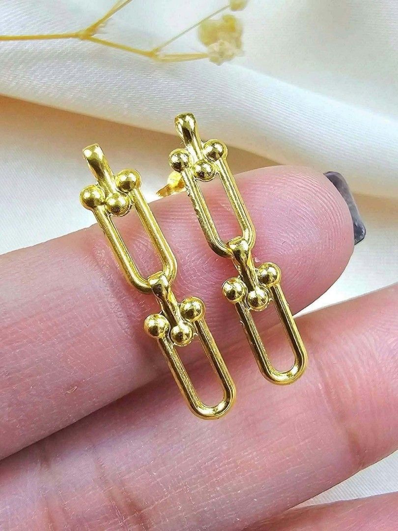 18K Saudi Gold 2 Later Hardware Earrings (Category: Earrings) located in Caloocan City. Submitted by cheskhaionlinestore2.0 (Listing ID 1468944954, Image 3). Description: 18K Pure Saudi Gold 2 Layer Earrings ₱3600 only 📌 🍒 Pawnable/ Nasasangla💯 🍒 Brandnew 💯 🍒 Ship via JNT/ LBC 🍒 Lalamove for same day delivery 🍒 We accept COD COP with downpayment to avoid cancellation of orders ⚡ How to Order? Please feel free to message us directly 🙏🏻 C