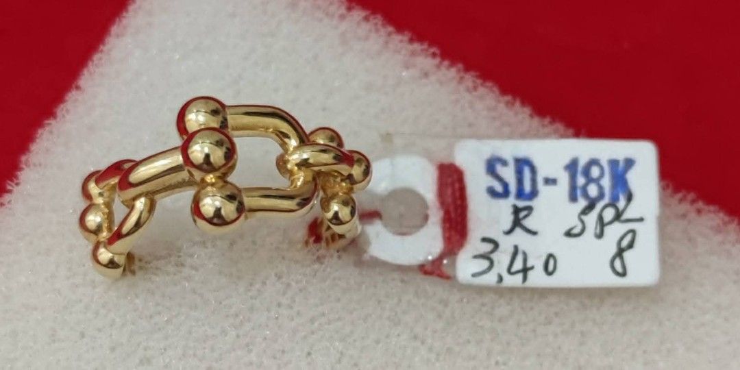 18k Saudi gold hardware ring (Category: Rings) located in Manila. Submitted by bhelgoldseller2ndaccount (Listing ID 1468988161, Image 3). Description: New!!✨New!!✨New!! Authentic 18k Saudi Golds 💯pawnable/naisasanla 💯with high appraisal rate 💯good investment 💯Direct supplier price 👉OPEN for resellers 🌺please take time to evaluate their actual sizes and grams 👉Best panggift for all occasions ✅ Sold per grams not per piece Kya lowest price ✅