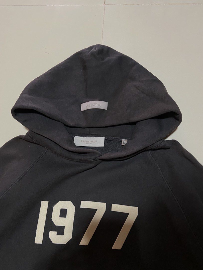 1977 ESSENTIALS (Category: Coats, Jackets and Outerwear) located in San Pablo. Submitted by tripnthrift15 (Listing ID 1468944527, Image 2). Description: ESSENTIALS 1977 SZE XL ON TAG COMPLETE TAGS GOOD CONDITION DIMES 26*27 .