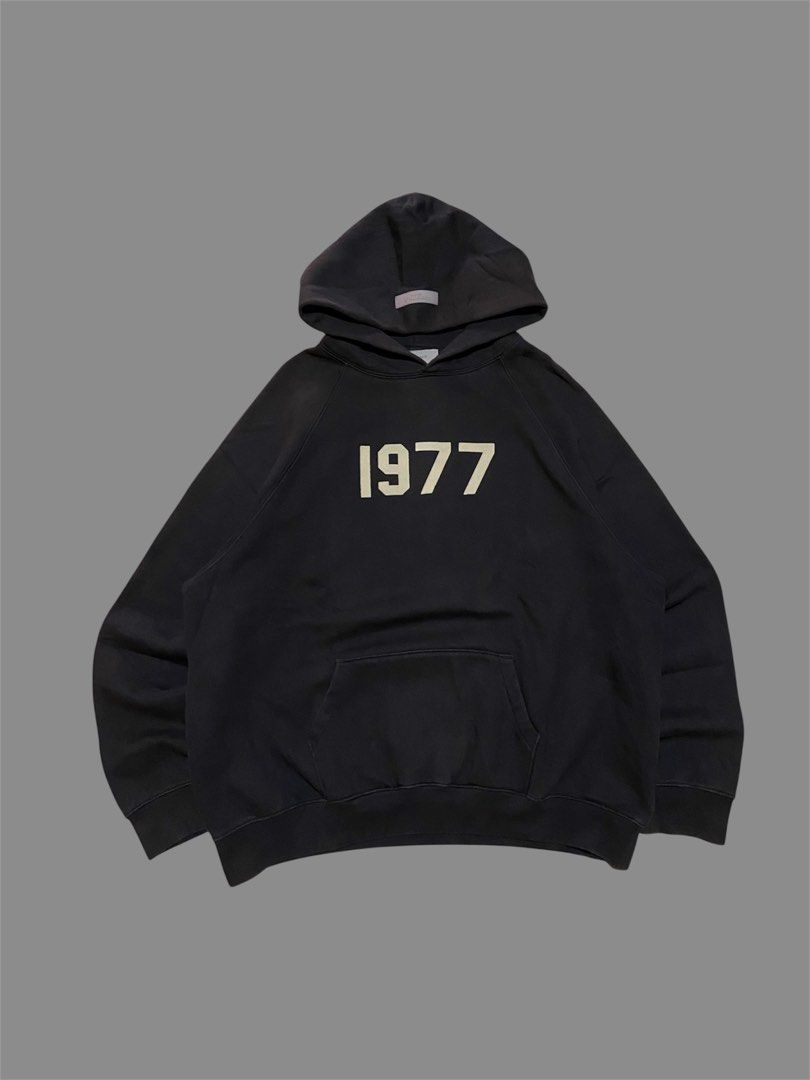 1977 ESSENTIALS (Category: Coats, Jackets and Outerwear) located in San Pablo. Submitted by tripnthrift15 (Listing ID 1468944527, Image 1). Description: ESSENTIALS 1977 SZE XL ON TAG COMPLETE TAGS GOOD CONDITION DIMES 26*27 .