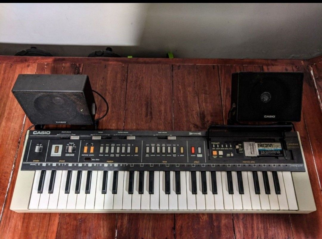 1983 Casiotone Keyboard Synthesizer (Category: Musical Instruments) located in General Trias. Submitted by mervcorner (Listing ID 1469160717, Image 2). Description: Casio Vintage Keyboard Synthesizer Model: Casiotone MT-800 (1983) Features: 49 mini-key keyboard (4 octaves) 12 preset instrument voices 12 rhythm patterns with intro/fill functions Casio Chord accompaniment mode Built-in sequencer/song memory Melody Guide system with LED key indicato