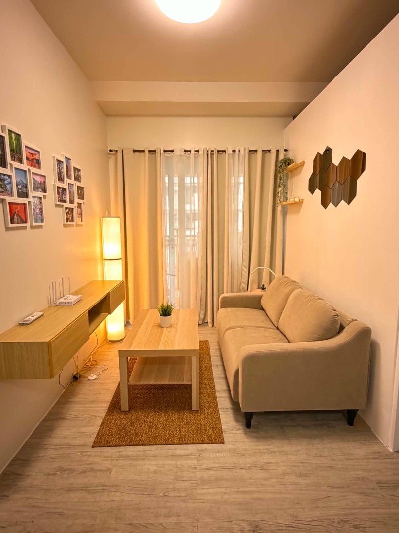 1 bedroom for rent (Category: Apartments & Condos) located in Las Pinas. Submitted by charles.amaia01 (Listing ID 1468961862, Image 1). Description: 1 Bedroom unit Deluxe 32.5sqm With balcony Newly interior 20k monthly Rent 1 month deposit 2 months advance 1 year contract Inclusive of Association dues Inclusion: Aircon Refrigerator Builtim Induction cooker Washing Machine Water heater Queen bed Sofa .