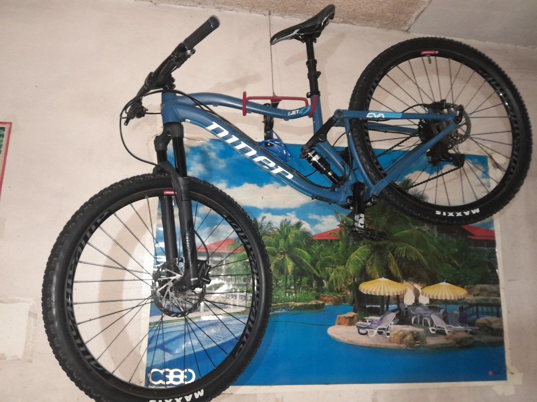 2018 NINER JET9 FULL SUS (Category: Bicycles) located in Manila. Submitted by dirtjump (Listing ID 1468982174, Image 1). Description: 2018 Niner Jet9 Full Sus Alluminum Frame, Drivetrain 1x11 NX Sram, Rockshox Yari, rear Rockshox Debonaire, Brakes Level, The rest: Wheelset, Hubs, H.Bar, Stem-Niner, Tires Front Maxxis Ardent 29x240, Rear Ardent 29x225. Price: 39k firm. DM 0926 0298455. Thanks Admin..