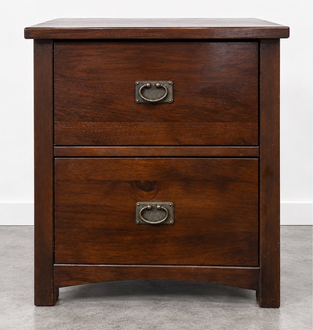 2 bedside tables (Category: Other Home Furniture) located in Kuala Lumpur. Submitted by nvna88 (Listing ID 1469031321, Image 1). Description: Size W40cm L50cm H60cm.