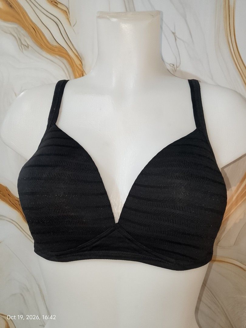 34d Warners bra nonwire thin soft pads (Category: Undergarments & Loungewear) located in Manila. Submitted by truecrystal-1407 (Listing ID 1469014522, Image 1). Description: .
