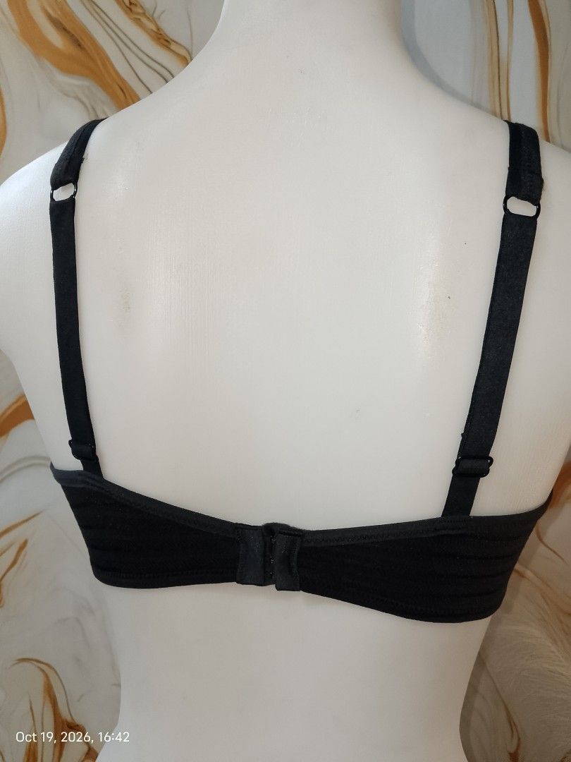 34d Warners bra nonwire thin soft pads (Category: Undergarments & Loungewear) located in Manila. Submitted by truecrystal-1407 (Listing ID 1469014522, Image 3). Description: .