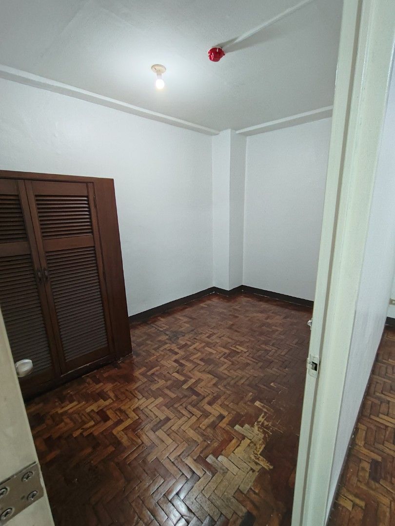 3 BEDROOM UNIT FOR RENT (Category: Apartments & Condos) located in Quezon City. Submitted by joemag_corp_owl (Listing ID 1468982572, Image 3). Description: 3 BEDROOM unit for Rent OWN TOILET AND BATH SERVICE AREA 24 hours SECURITY Own MERALCO METER-Residential Rate Own WATER SUBMETER Available PARKING SPACE for CAR P4,000 for MOTORCYCLE P1,000 monthly fee 📍810 AURORA BLVD. BRGY. KAUNLARAN, CUBAO QUEZON CITY Hilera ng Partas Bus Terminal Walking 