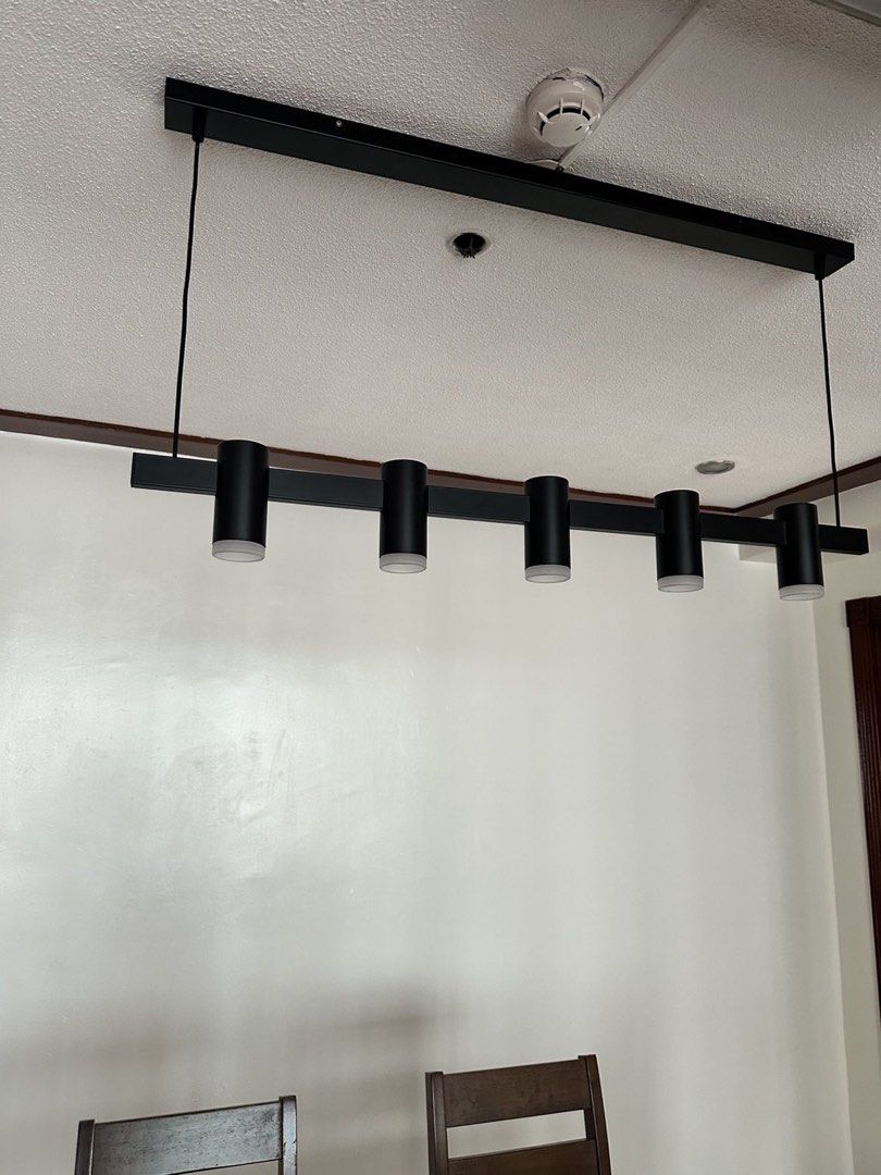 3BR CRYSTAL TOWER, Bay Gardens Condominium (Category: Apartments & Condos) located in Quezon City. Submitted by oscardavi85031 (Listing ID 1468976443, Image 3). Description: For Sale: 3BR condo @ Mall of Asia area Crystal Tower, Bay Gardens Condominium, Pasay City *134.5 sqm floor area with parking *1 parking slot *3 BR + 3 Restroom *maid’s room *big cuts of the unit *(fully furnished) *with BALCONY *corner unit, view of pool area *centralized wa