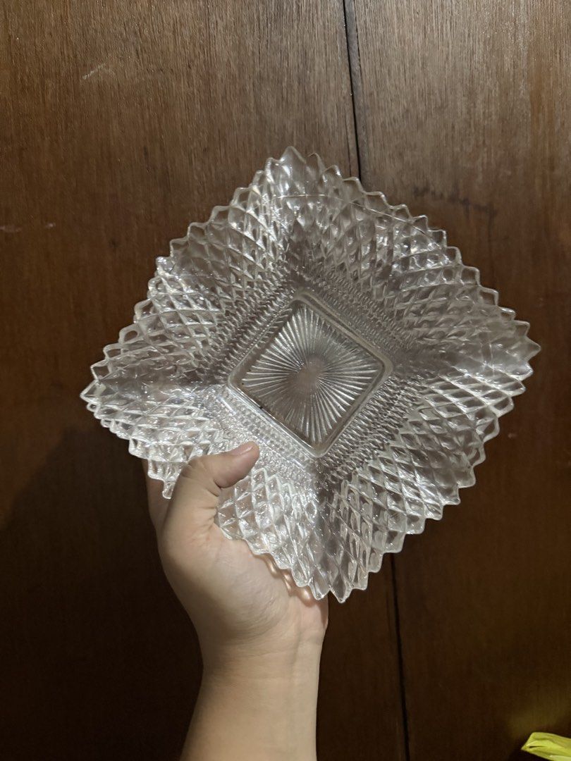 3pcs Diamond Pattern Clear Glass Bowl (Category: Vases & Decorative Bowls) located in Quezon City. Submitted by ae.thina (Listing ID 1469018074, Image 1). Description: Take all for 500 200 if per piece - Type: Clear heavy pressed glass bowl - Design: Square shape with a pointed scalloped rim, textured diamond pattern, and sunburst star center - Use: Perfect for serving snacks or as a coffee table decor piece - Shipping: Packed securely for safe d
