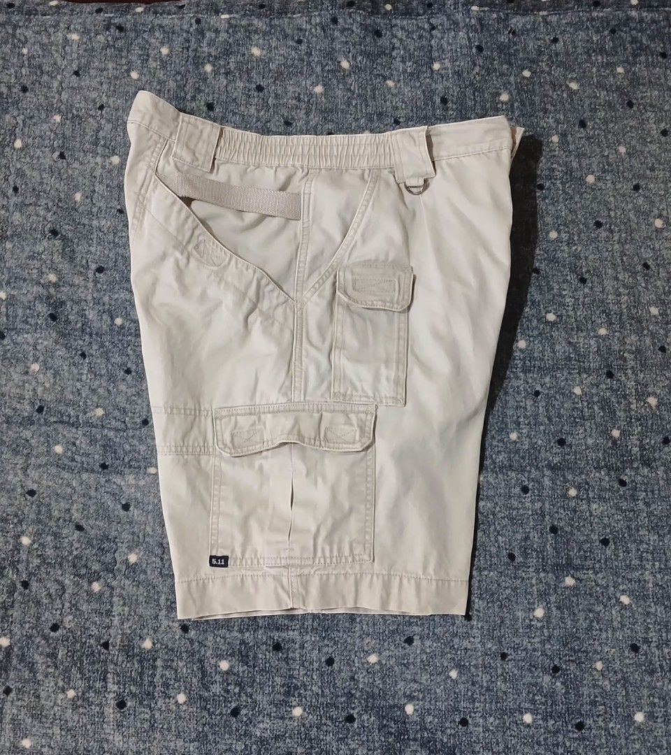 🔥5.11 Tactical🔥 (Category: Shorts) located in Cadiz. Submitted by jcthrifting (Listing ID 1469022128, Image 3). Description: 🔥5.11 Tactical🔥 Cargo Shorts🩳 Multi pockets size 34 on tag 20.5L×32-36W Excellent No issue 📩.