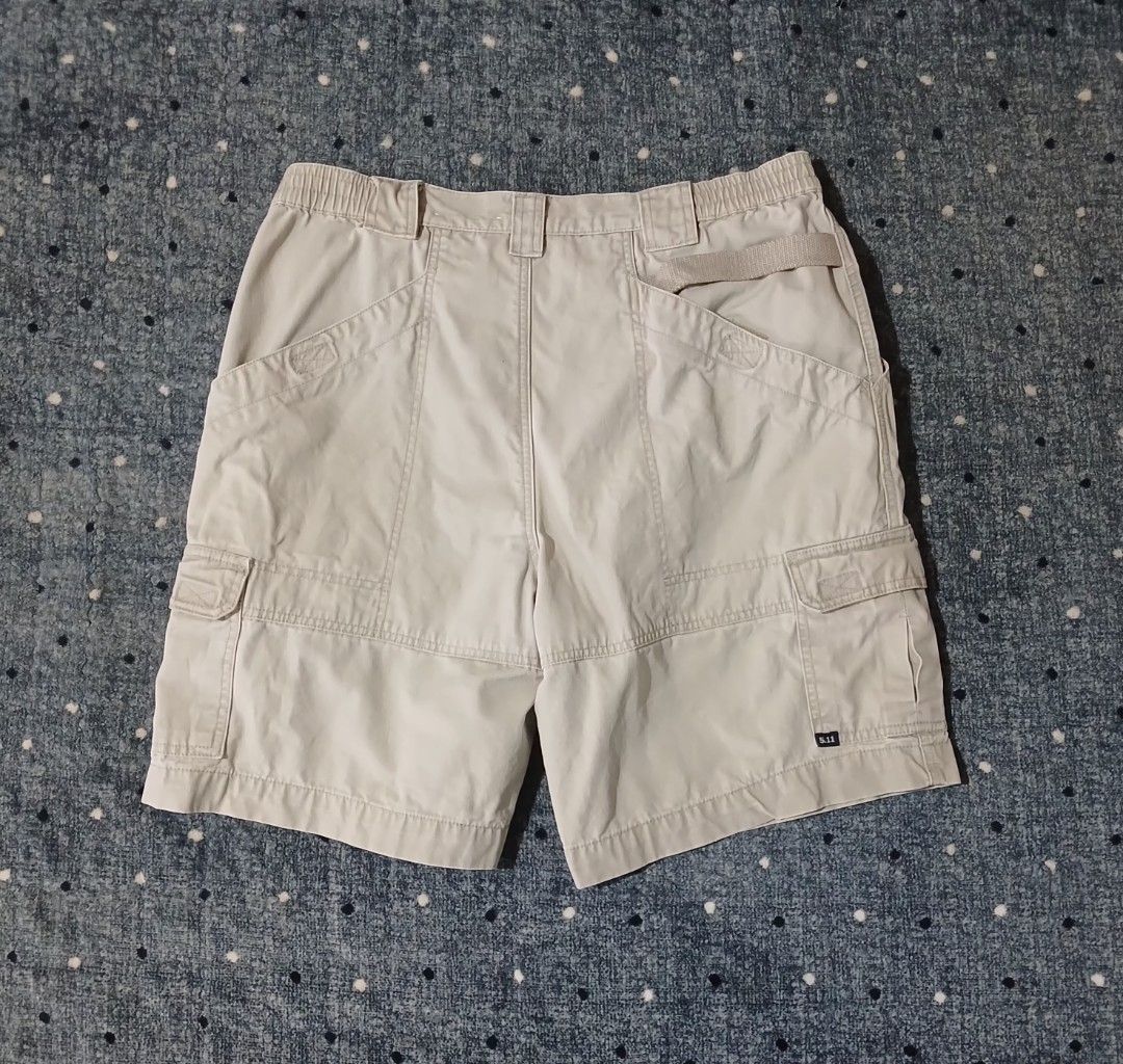 🔥5.11 Tactical🔥 (Category: Shorts) located in Cadiz. Submitted by jcthrifting (Listing ID 1469022128, Image 2). Description: 🔥5.11 Tactical🔥 Cargo Shorts🩳 Multi pockets size 34 on tag 20.5L×32-36W Excellent No issue 📩.