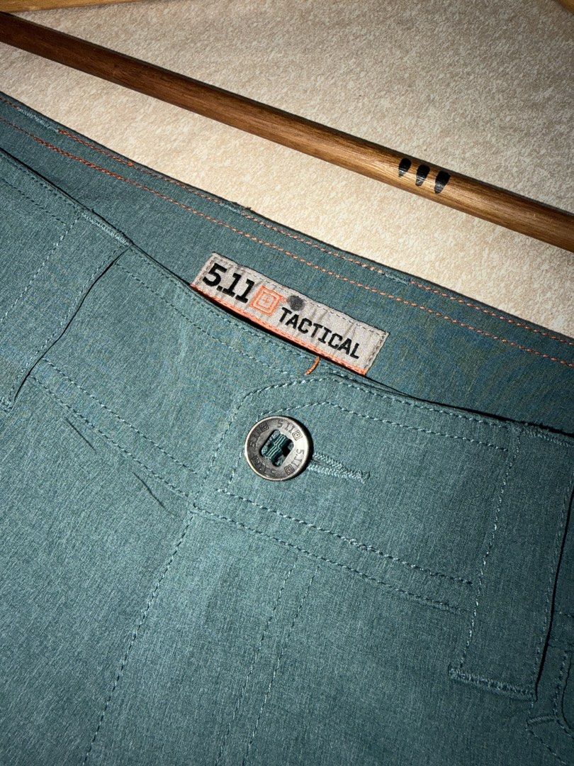 5.11 TACTICAL SHORT STRETCHABLE FABRIC (Category: Shorts) located in Manila. Submitted by triptothrift7 (Listing ID 1469099564, Image 3). Description: message if you are interested! for fast transaction 5.11 TACTICAL SHORT STRETCHABLE FABRIC for only 1000 size 34 on tag waistline 34 x 36 length 19 minor issue lints lang removable naman need wash only excellent condition color rate 9/10 mode of payment gcash or bank transfer location Biñan laguna.
