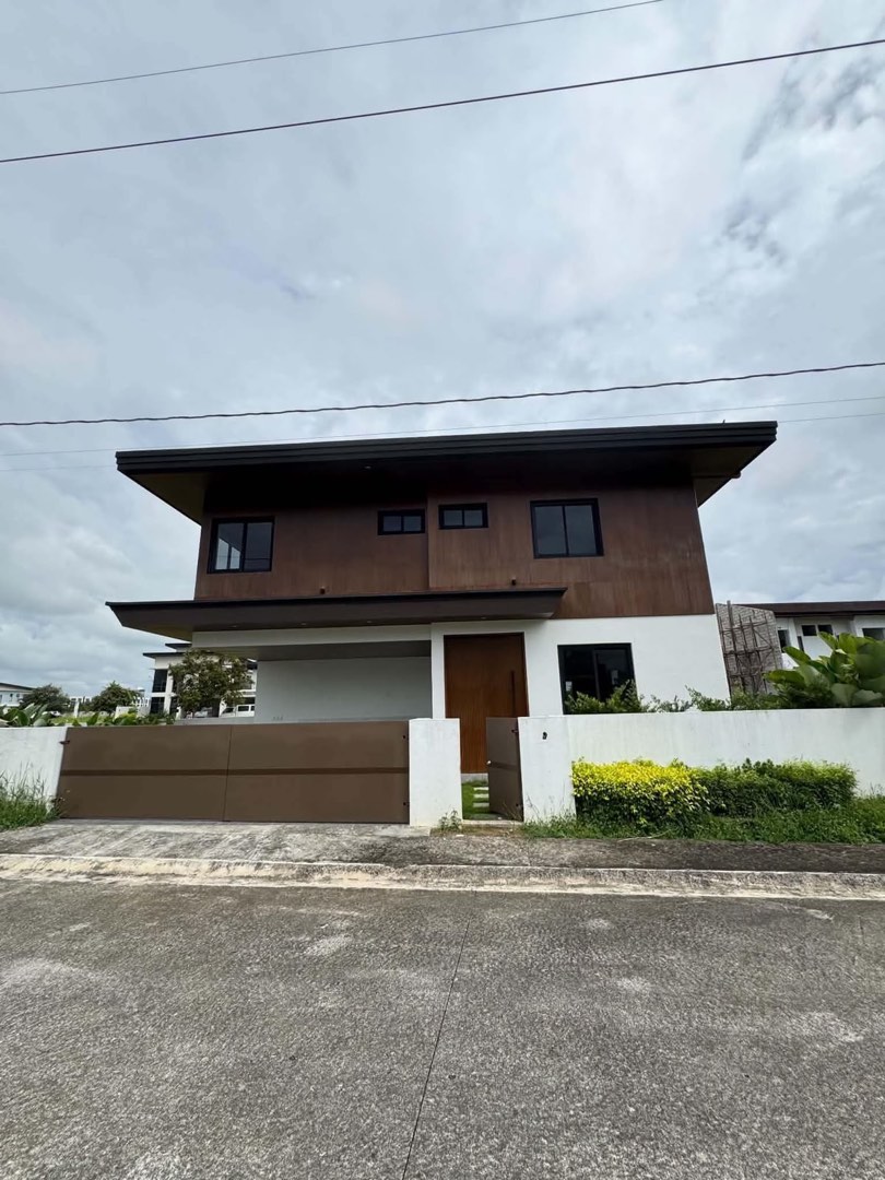 (Category: ) located in . Submitted by rephglad (Listing ID 1380639858, Image 1). Description: .