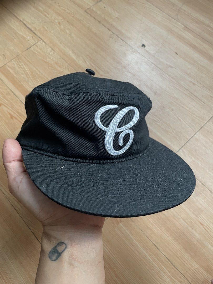 6crayon Pillbox Hat (Category: Caps & Hats) located in Makati City. Submitted by pabilipoako_ (Listing ID 1469009786, Image 1). Description: 6crayon.