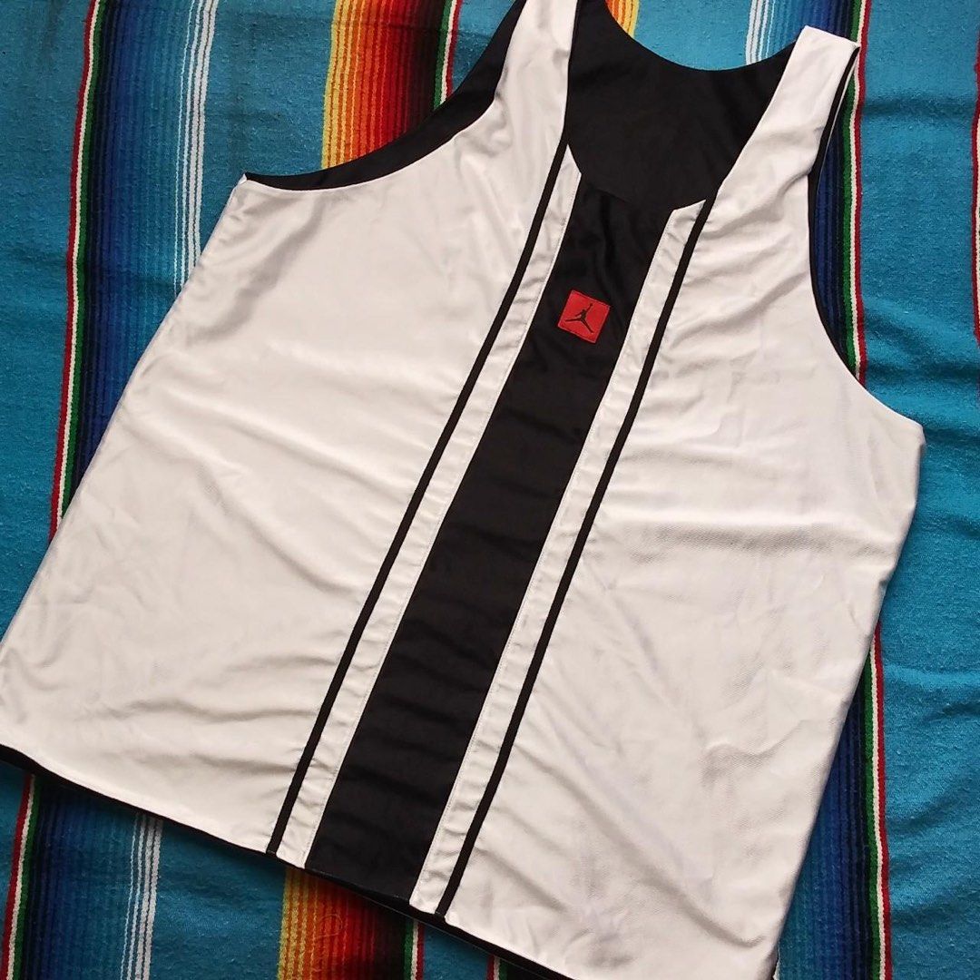 90’s NIKE AIRJORDAN JERSEY REVERSIBLE (Category: Racket and Ball Sports) located in Manila. Submitted by golden_znamss (Listing ID 1469122065, Image 1). Description: vintage NIKE AIRJORDAN JERSEY REVERSIBLE AUTHENTIC 550💸 no issue ready to wear 📍MONTALBAN.