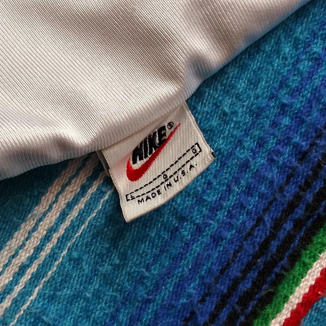 90’s NIKE AIRJORDAN JERSEY REVERSIBLE (Category: Racket and Ball Sports) located in Manila. Submitted by golden_znamss (Listing ID 1469122065, Image 2). Description: vintage NIKE AIRJORDAN JERSEY REVERSIBLE AUTHENTIC 550💸 no issue ready to wear 📍MONTALBAN.