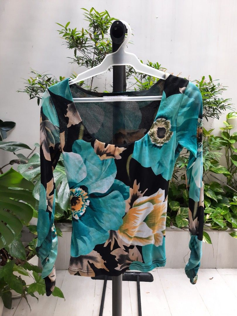 90s Printed Tops - Bundle (Category: Blouses) located in Paranaque City. Submitted by plants_and_wants (Listing ID 1468982509, Image 3). Description: Selling preloved women's 90s fahion tops. Takeall 4pcs for 350, or one piece for 100 each. Fits Medium. All tops are stretchy! Browse through for detailed pics. Location: Paranaque.