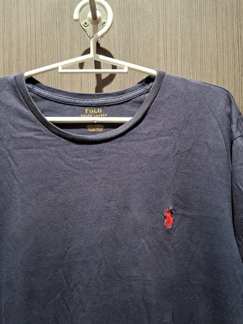 90's Ralph Lauren Pony Tshirt (Category: Tshirts & Polo Shirts ) located in Pasig City. Submitted by coveted.mnl (Listing ID 1469035563, Image 1). Description: Guaranteed Authentic📌 Needs good ironing only🤍 Color Rate : 8.9/10 Best fit to: Medium Width : 20 Length : 26 (MEASURED BY INCHES) 8.9/10 overall condition No issues or flaws in fabric • P500 Slightly negotiable • Pasig City meet up • Open for COD Via Lalamove or Grab • J&T courier Messa