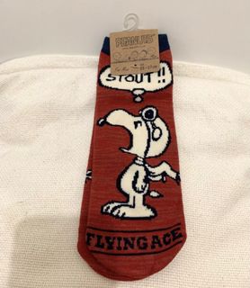 snoopy olaf襪, 女裝, 手錶及配件, 襪褲襪 - Carousell