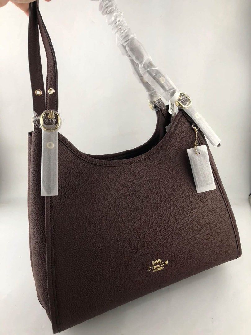 ☘️ CCH Erin Shoulder Bag (Category: Shoulder Bags) located in Manila. Submitted by vera.prudence (Listing ID 1468930408, Image 2). Description: ☘️ CCH Erin Shoulder Bag L: 12.25" H: 10.25" W: 5.5" P2,700 Actual Photo Plus SF.
