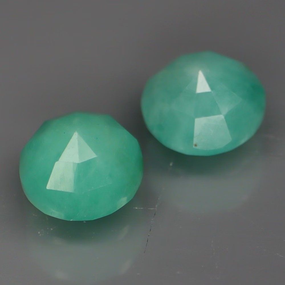 💯 Natural EMERALD loose (2pcs) (Category: Precious Stones) located in Kawit. Submitted by authentic_gemstones_byalton (Listing ID 1469089599, Image 2). Description: AVAILABLE ❗ 2-PIECES NATURAL COLOMBIAN EMERALD -2.65 carats (for both) -7.0 (mm) dimension -Oval faceted cut -Oil -100% brand new item -Colombia (origin) #emerald.