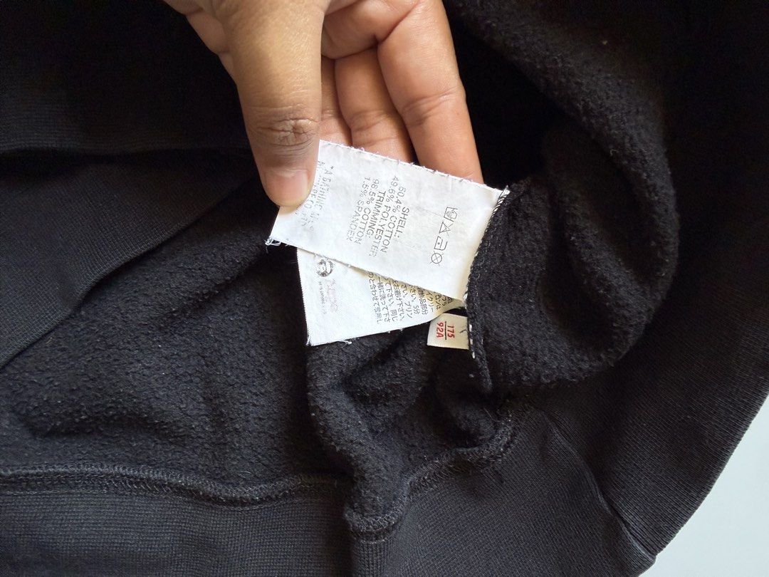 AAPE By A Bathing Ape Skull Black Sweatshirt (Category: Coats, Jackets and Outerwear) located in Manila. Submitted by mut_blvr (Listing ID 1468953886, Image 3). Description: - Brand: AAPE by A Bathing Ape - Color: Black - Size: M (175/92A) - Dimensions: Width 22" / Length 26" - Material: Cotton-polyester blend with soft fleece lining - Design: Large skull and crossbones front graphic, sleeve logo patch, and branded collar tape - Condition: Pre-lo