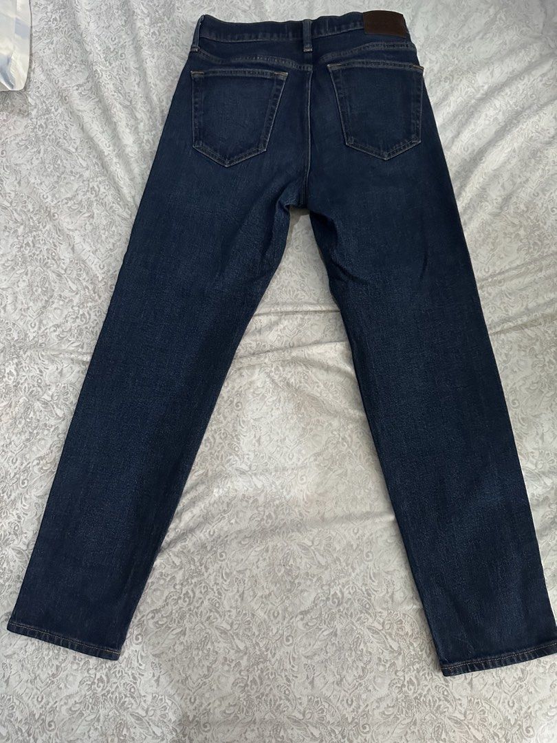 Abercrombie & Fitch 90s Slim Taper (Category: Jeans) located in Antipolo. Submitted by jordeee (Listing ID 1469008936, Image 2). Description: - Size: 30" Waist / 32" Length - no issues .