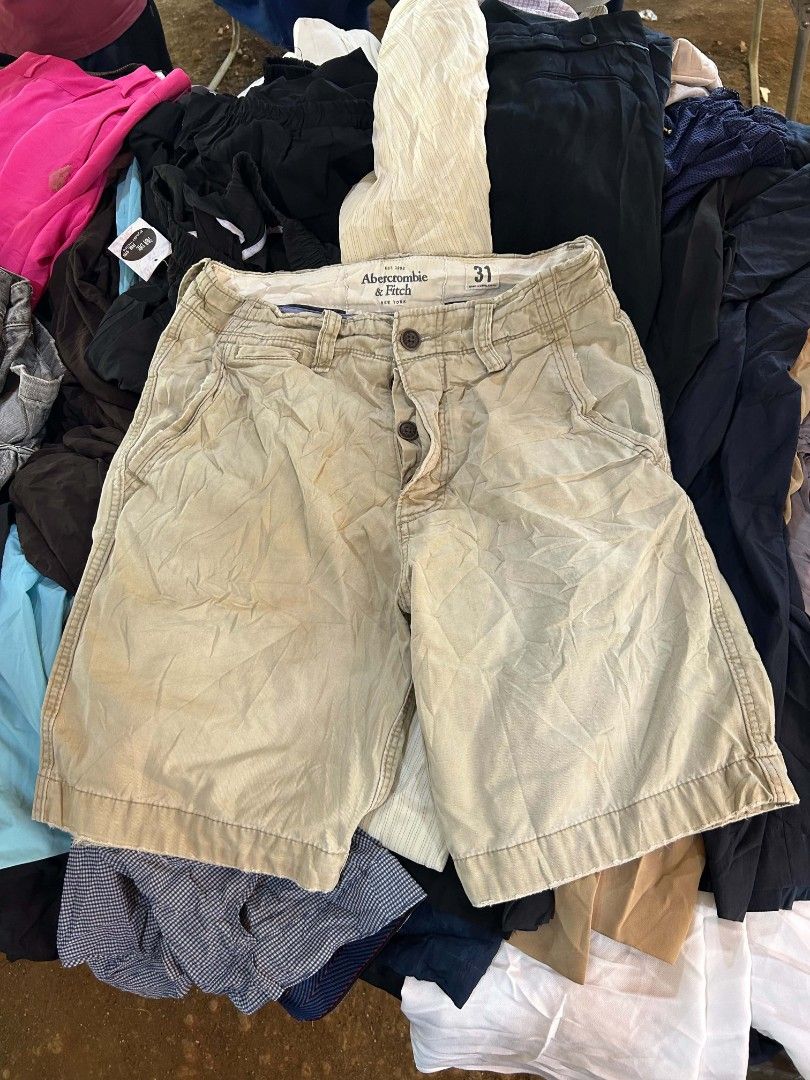 Abercrombie & Fitch Button-fly shorts (Category: Shorts) located in Manila. Submitted by thrift_nihu (Listing ID 1469157680, Image 2). Description: W - 31 on tag L - 20 inch Th - 11 inch LO - 10 inch good condition/slightly distressed but no pinholes free sf location: mindanao, bukidnon - Disclaimer: We are not affiliated or associated with any brands posted here. All trademarks & copyright belongs solely to the brand owners..