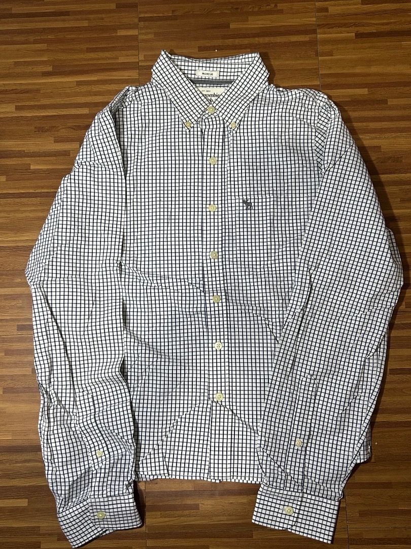 Abercrombie & Fitch Muscle Button down Longsleeve (Category: Formal Shirts) located in Cebu City. Submitted by m.arn127 (Listing ID 1469081351, Image 2). Description: rfs: not my style anymore flaws in the shown in the images above Dimensions: L: 25.5 inch W: 19.5 inch size L on tag.