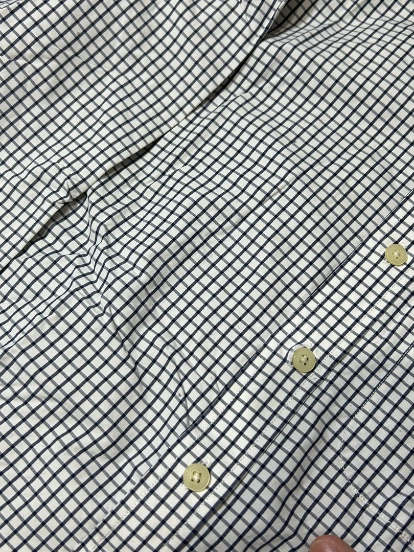 Abercrombie & Fitch Muscle Button down Longsleeve (Category: Formal Shirts) located in Cebu City. Submitted by m.arn127 (Listing ID 1469081351, Image 3). Description: rfs: not my style anymore flaws in the shown in the images above Dimensions: L: 25.5 inch W: 19.5 inch size L on tag.