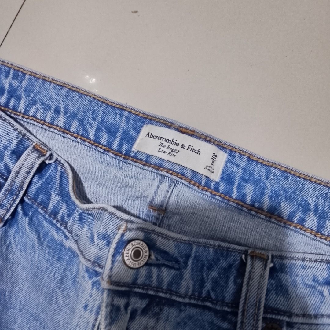 Abercrombie Baggy Denim Pants (Category: Activewear) located in New Washington. Submitted by kodak_ice (Listing ID 1468981805, Image 3). Description: Dimes: 32x42 Leg open 10 Excellent Condi No issue.
