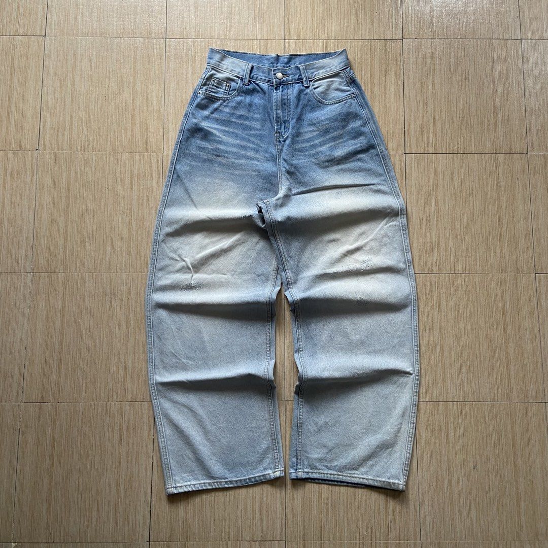 Acid Wash Baggy (Category: Jeans) located in Legazpi City. Submitted by luxrystreet (Listing ID 1469093562, Image 1). Description: ▪️Acid Wash Baggy Pants✨ ▪️WAIST: 30 ▪️LENGHT: 42 ▪️THIGH: 14 ▪️LEG OPENING: 10.5 ▪️Color Rate 9/10 ▪️IN EXCELLENT CONDITION ▪️COLOR MAY VARY DUE TO LIGHTING ▪️MANAGE YOUR EXPECTATIONS CAN PROVIDE OTHER PICTURES UPON REQUEST ISSUE(S): NONE -NEED WASH 📩📩.