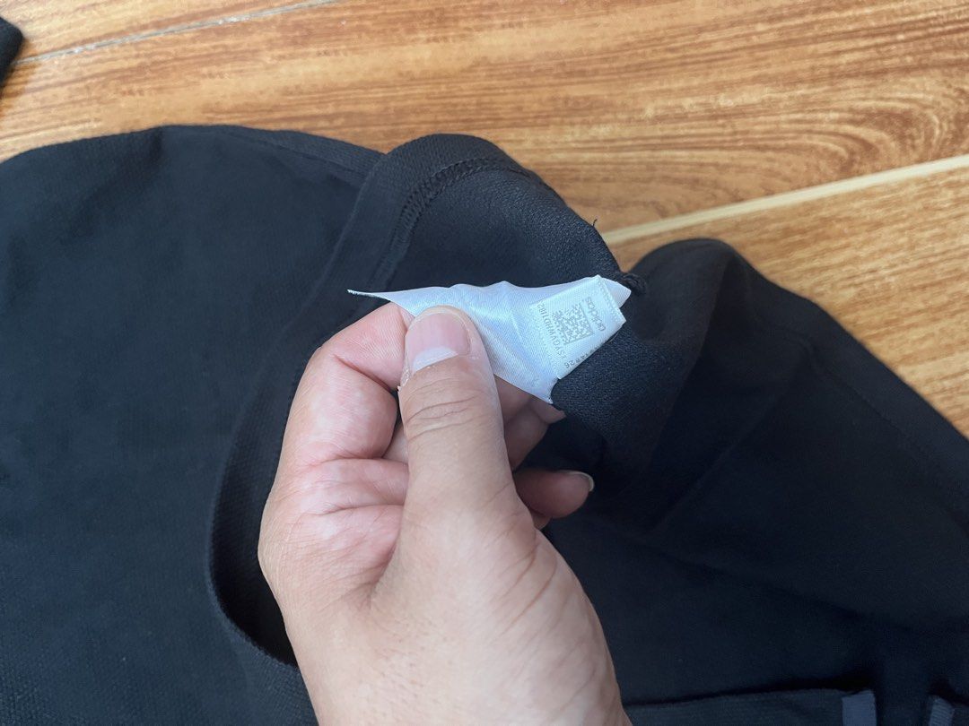 Adidas Black Polo Shirt (Category: Tshirts & Polo Shirts ) located in Manila. Submitted by stmngo (Listing ID 1468997639, Image 3). Description: Size Medium Width 18 inches Length 26.5 inches Issue cut size tag Needwash Good Condition 📍Manage your expectation. Item is thrifted. 📍Nagcarlan, Laguna.