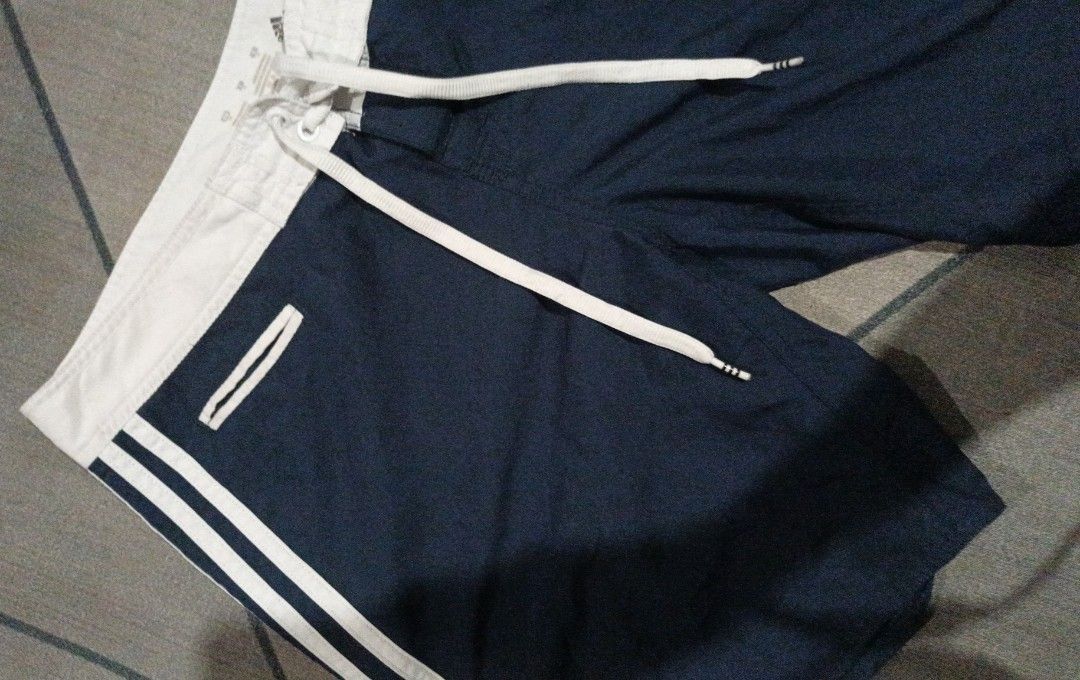 ADIDAS BOARDSHORT (Category: Swim Trunks & Board Shorts) located in Caloocan City. Submitted by paulchristian_rewear.05 (Listing ID 1469121620, Image 3). Description: NEED WASH ONLY 10/10 CONDITION SIZE 34W.