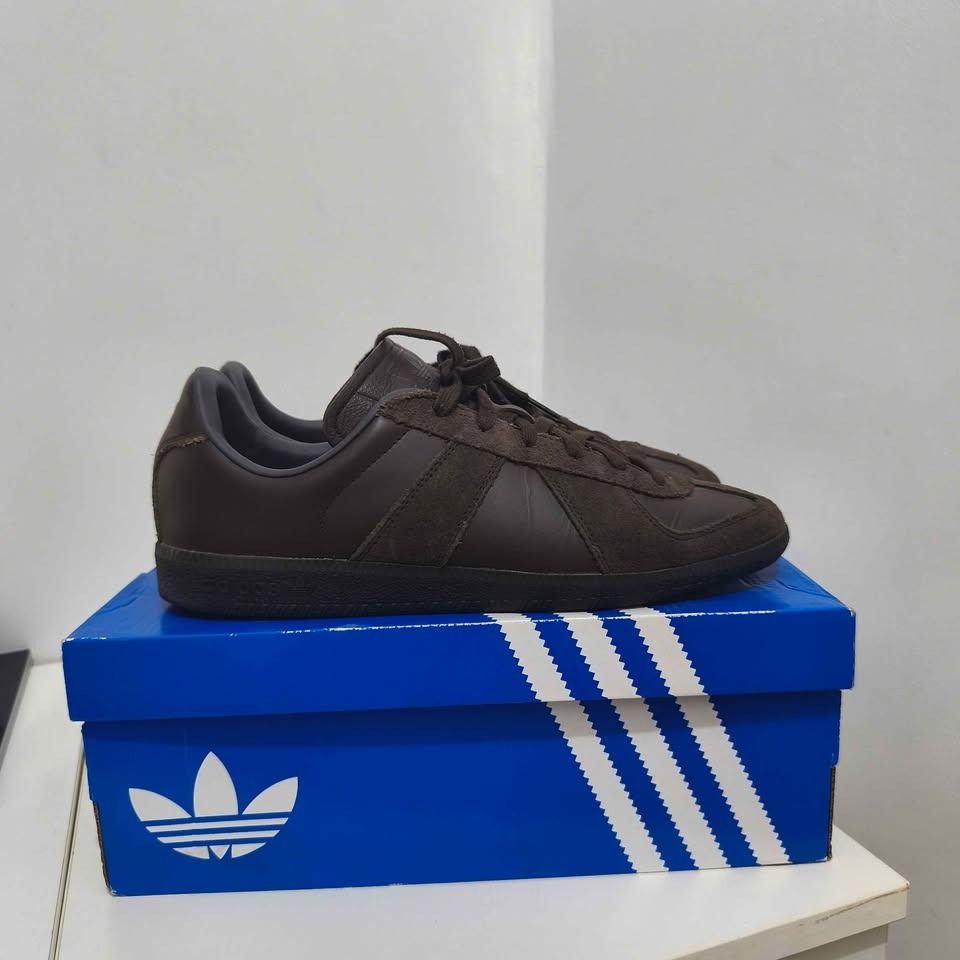 Adidas BW Army (Category: Casual Shoes) located in Caloocan City. Submitted by zenstar_15237d (Listing ID 1468947507, Image 1). Description: Adidas BW Army Size 10 with OG box Use but in good condi 9k SRP 4.5k only firm Muntinlupa.