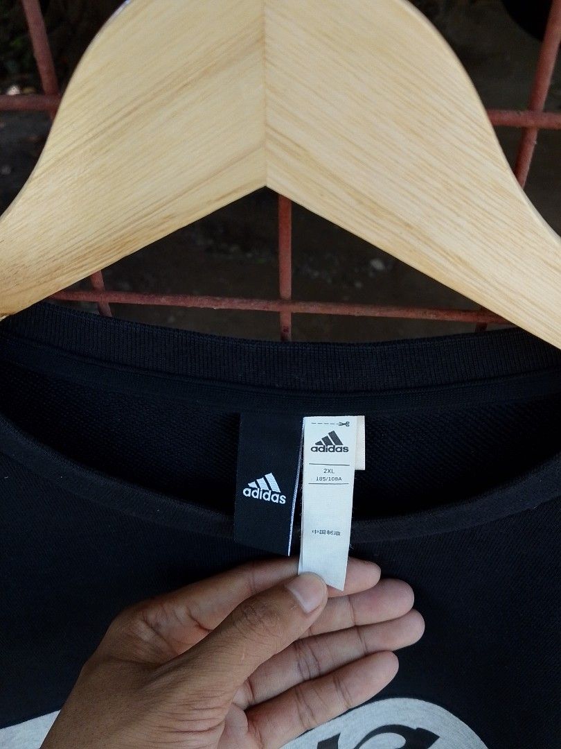 ADIDAS CB LOGO 2TONE SWEATER (Category: Coats, Jackets and Outerwear) located in Manila. Submitted by adinsthrift (Listing ID 1469001595, Image 3). Description: ADIDAS CB LOGO 2TONE SWEATER SIZE- XXL ON TAG L-28.5 W-23.5 10/10 CONDI 10/10 COLOR RATE NO ISSUE! -HEAVY.