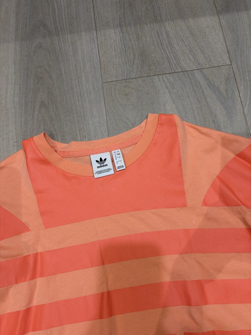 Adidas Cropped Shirt Top (Category: Shirts) located in Pasig City. Submitted by chamoisee (Listing ID 1468956312, Image 2). Description: Adidas Cropped Shirt Top 21.5”x16” small on tag DM FOR FASTER TRANSACTION 📩.