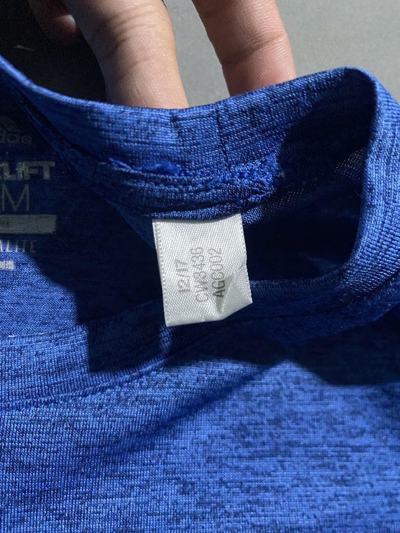 Adidas Dri Fit T shirt (Category: Activewear) located in Dumaguete. Submitted by darios_thrift (Listing ID 1469112834, Image 3). Description: Adidas T shirt ₱450 + sf Dimes : 20 x 26 Excellent condition ✅ Issue : None Need wash Color rate : 10/10 (Color may vary due to lighting).