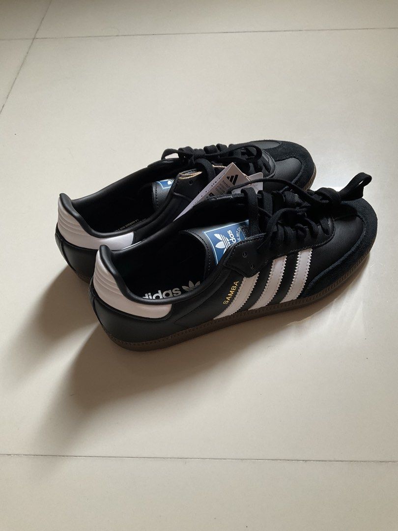 adidas Samba OG in the Core Black (Category: Shoe inserts) located in Tagkawayan. Submitted by 5thofjun (Listing ID 1468974808, Image 2). Description: FOR SALE BRAND NEW NEVER WORN adidas Samba OG in the Core Black / Cloud White / Gum SIZE: US: 7 1/2 UK: 7 FR: 4 2/3 JPN: 255 CHN: 250 Rfs: my dad bought it in japan and it was the wrong size (much bigger than my shoe size like 3 inches bigger😢😢😢) condition: never worn, still has the tag i dont h