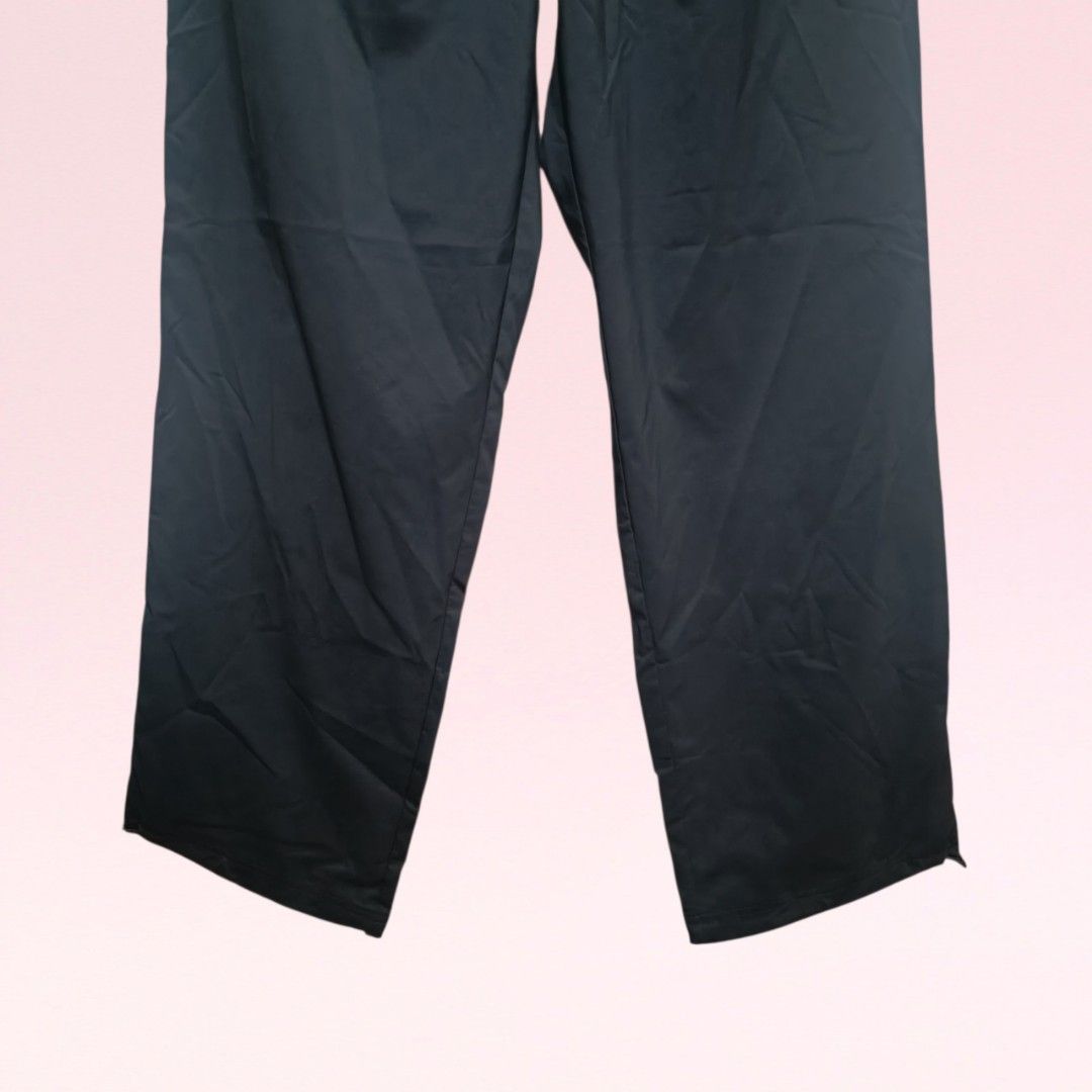 Adidas Tracker Pants (Category: Activewear) located in Quezon City. Submitted by firstlovedbyb (Listing ID 1468964332, Image 2). Description: Authentic Adidas Tracker Pants. With adjustable waist. 2 side zipper pockets. With an adjustable hemline. No major flaws or issues. Good as new. Size on tag: S Waist: 28-32 inches Length: 41 inches.