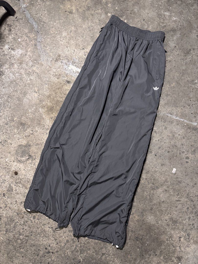 Adidas tracker pants (Category: Jeans) located in Pasig City. Submitted by dripthrift1600 (Listing ID 1469080427, Image 1). Description: - Adidas Tracker pants - Excellent Condition - Issue: None - Dimes: 30x38x9.