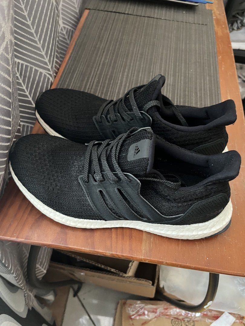 Adidas Ultraboost (Category: Sneakers) located in Las Pinas. Submitted by deepsouthe (Listing ID 1468996577, Image 2). Description: Adidas Ultraboost M8, W9.5, 7.5uk, 41.5ur, 26cm Excellent condition, no issues Php1,950 plus sf Las Pinas area.