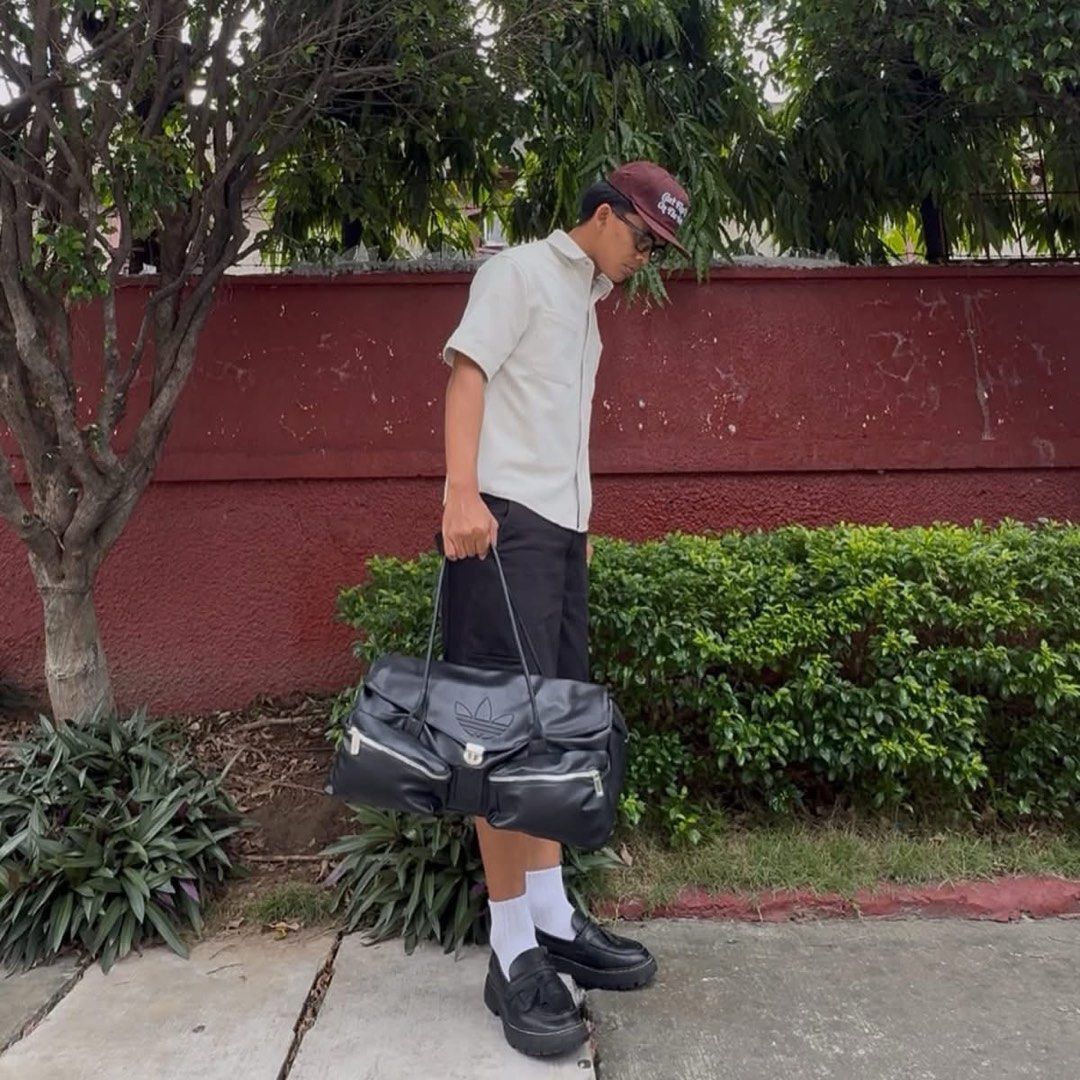 Adidas Y2k Polyurethane Bag (Category: Shoulder Bags) located in Manila. Submitted by hatline_co. (Listing ID 1469082362, Image 2). Description: .