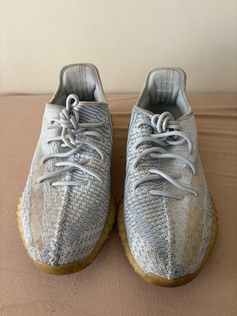 Adidas Yeezy Boost 350 V2 Cloud White | US 9.5 (Category: Sneakers) located in Baguio. Submitted by wandering_trader (Listing ID 1468972355, Image 1). Description: well-loved shoe (as seen from yellowing), no major issues such as rips or holes.