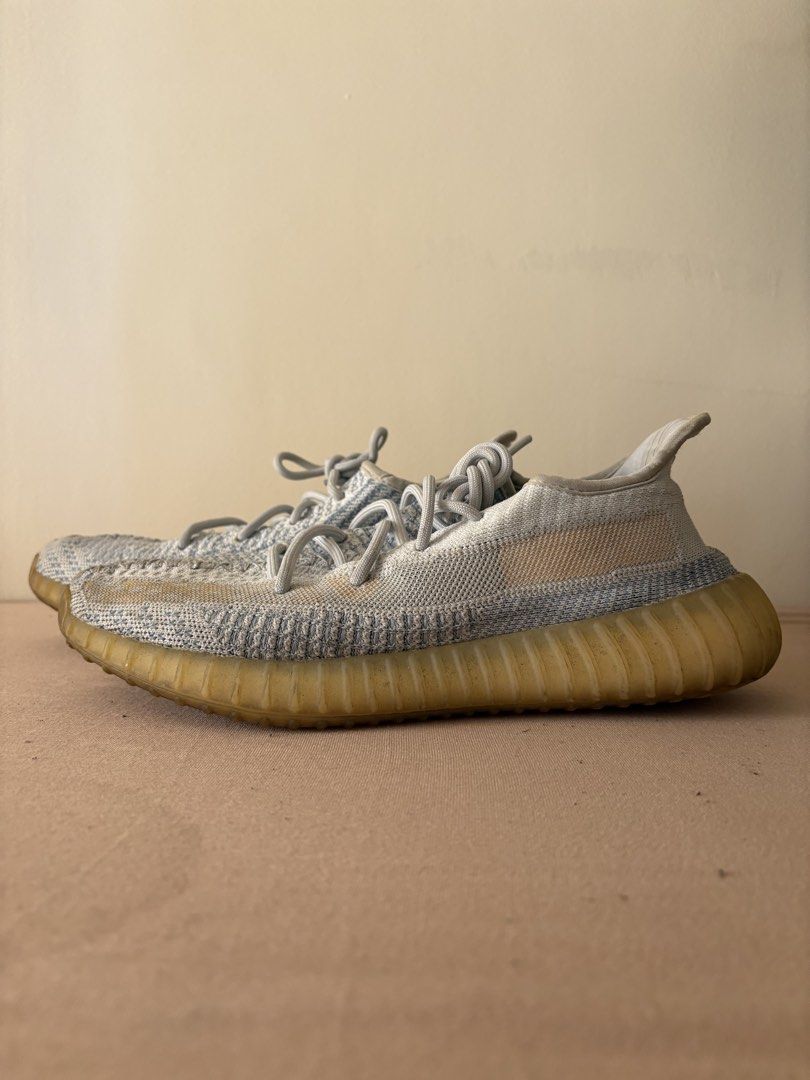Adidas Yeezy Boost 350 V2 Cloud White | US 9.5 (Category: Sneakers) located in Baguio. Submitted by wandering_trader (Listing ID 1468972355, Image 2). Description: well-loved shoe (as seen from yellowing), no major issues such as rips or holes.