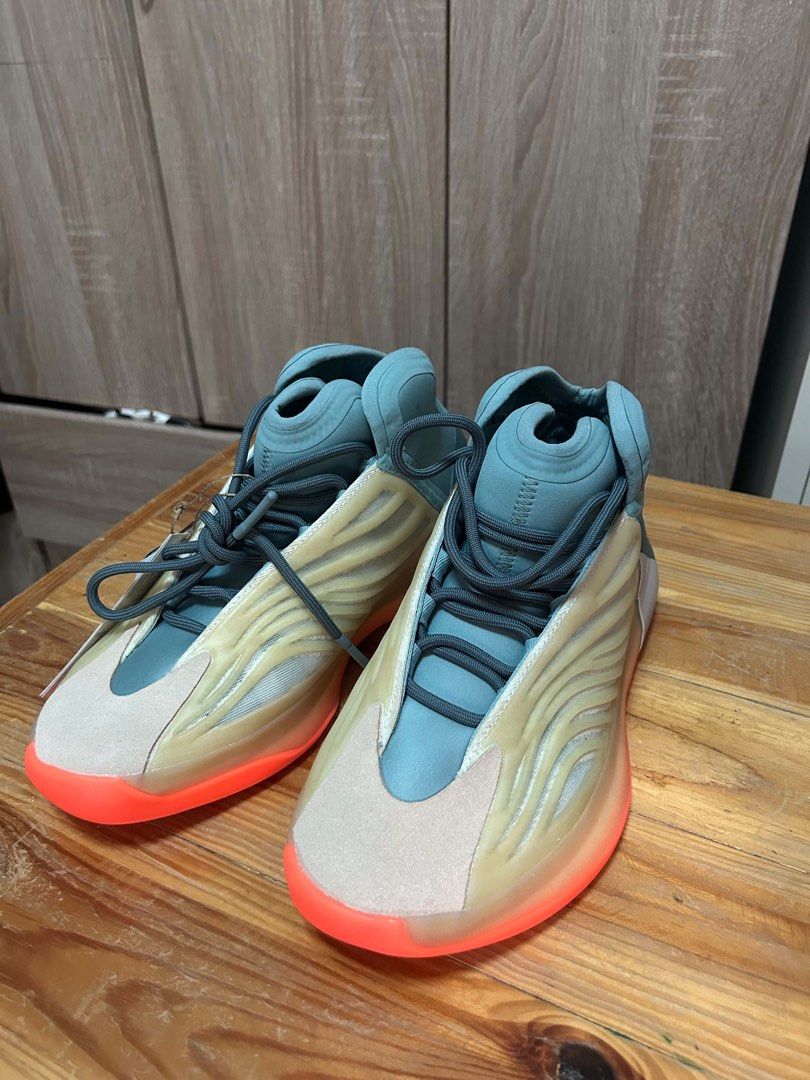 Adidas Yeezy Quantum "Hi-Res Coral" (Category: Sneakers) located in Iloilo. Submitted by happywhale_bf81c9 (Listing ID 1468965836, Image 3). Description: - Brand new with tags - No box - Authentic .